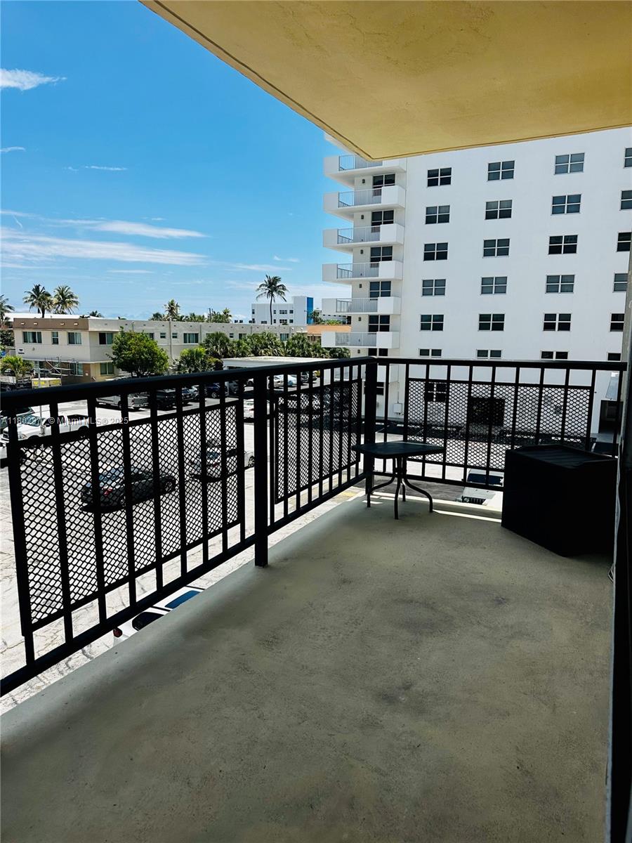 OXFORD TOWERS CONDO - Residential Lease