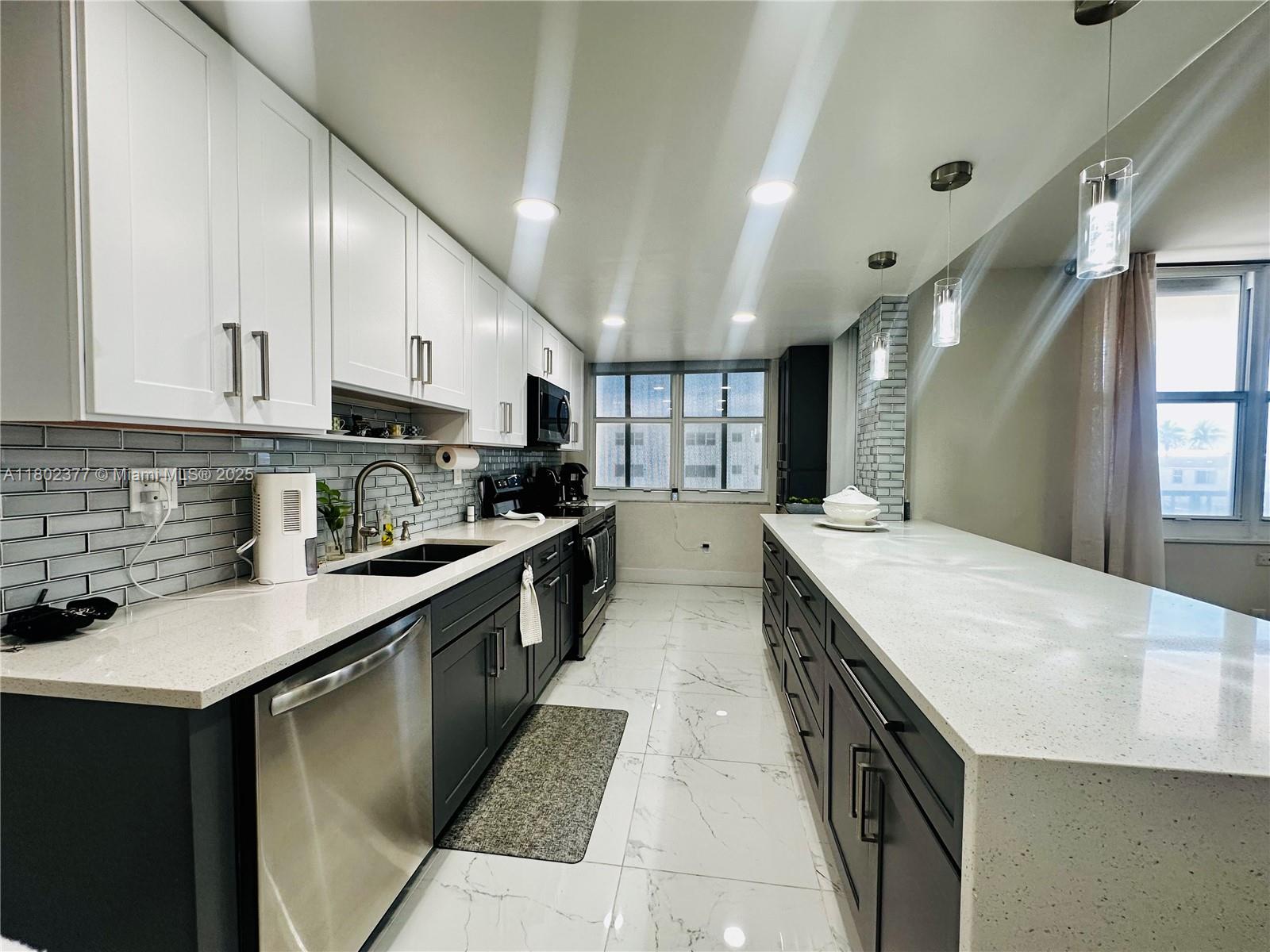 OXFORD TOWERS CONDO - Residential Lease