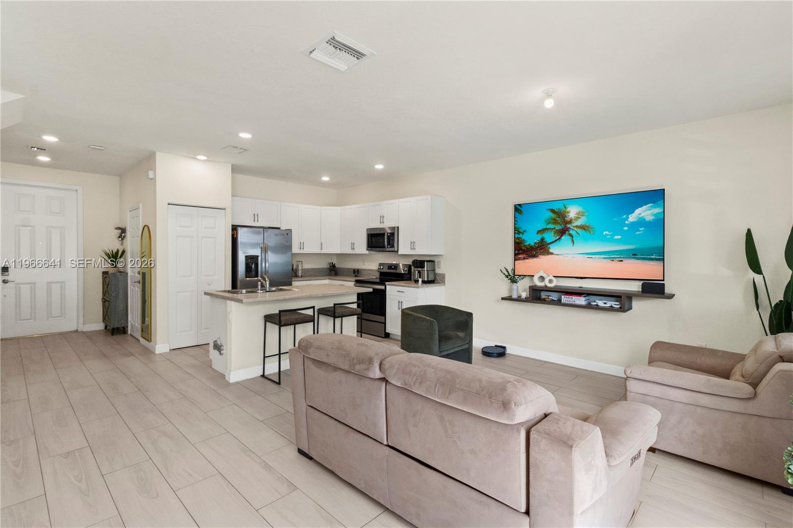 AQUABELLA NORTH REPLAT - Residential