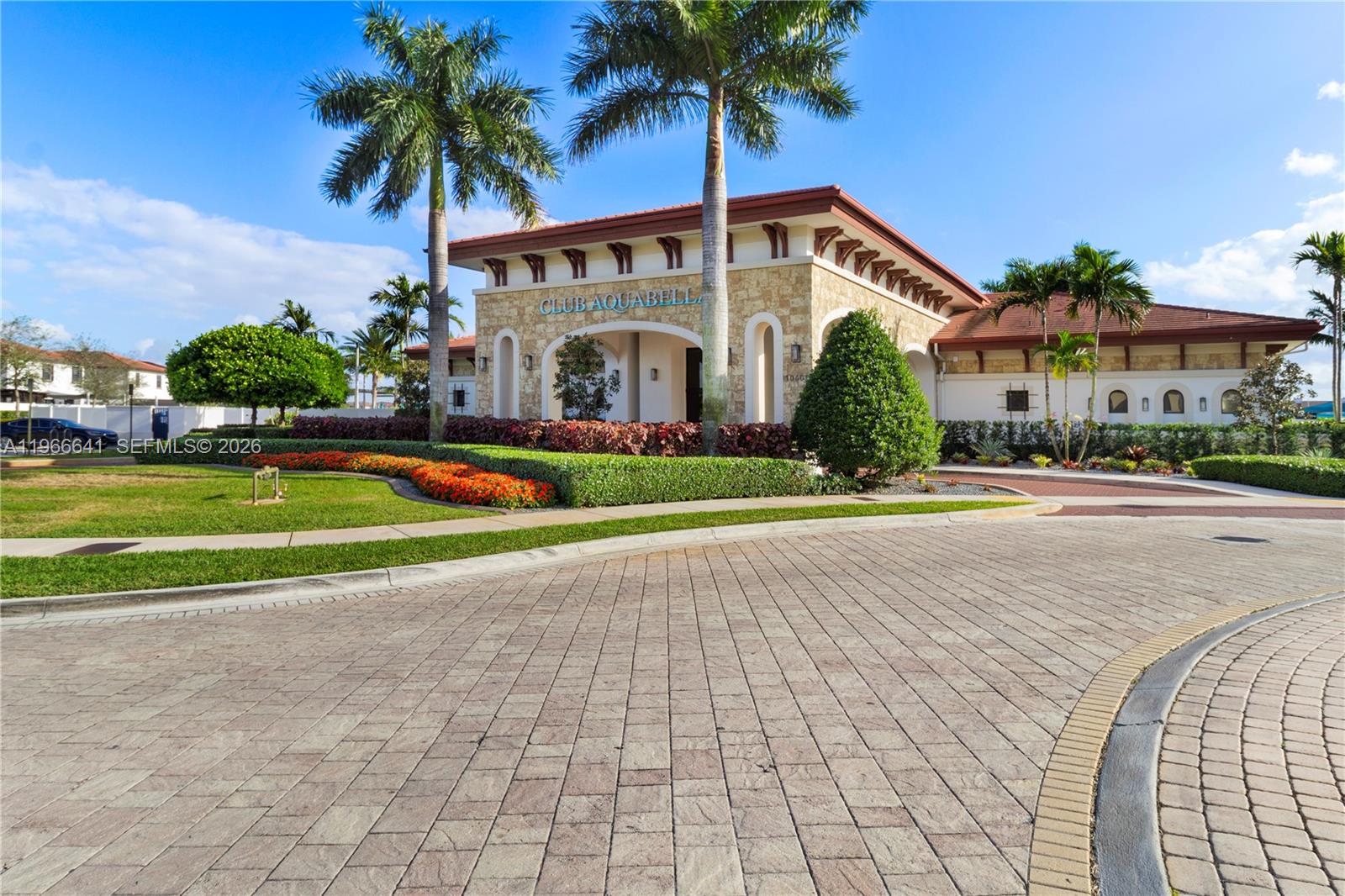 AQUABELLA NORTH REPLAT - Residential