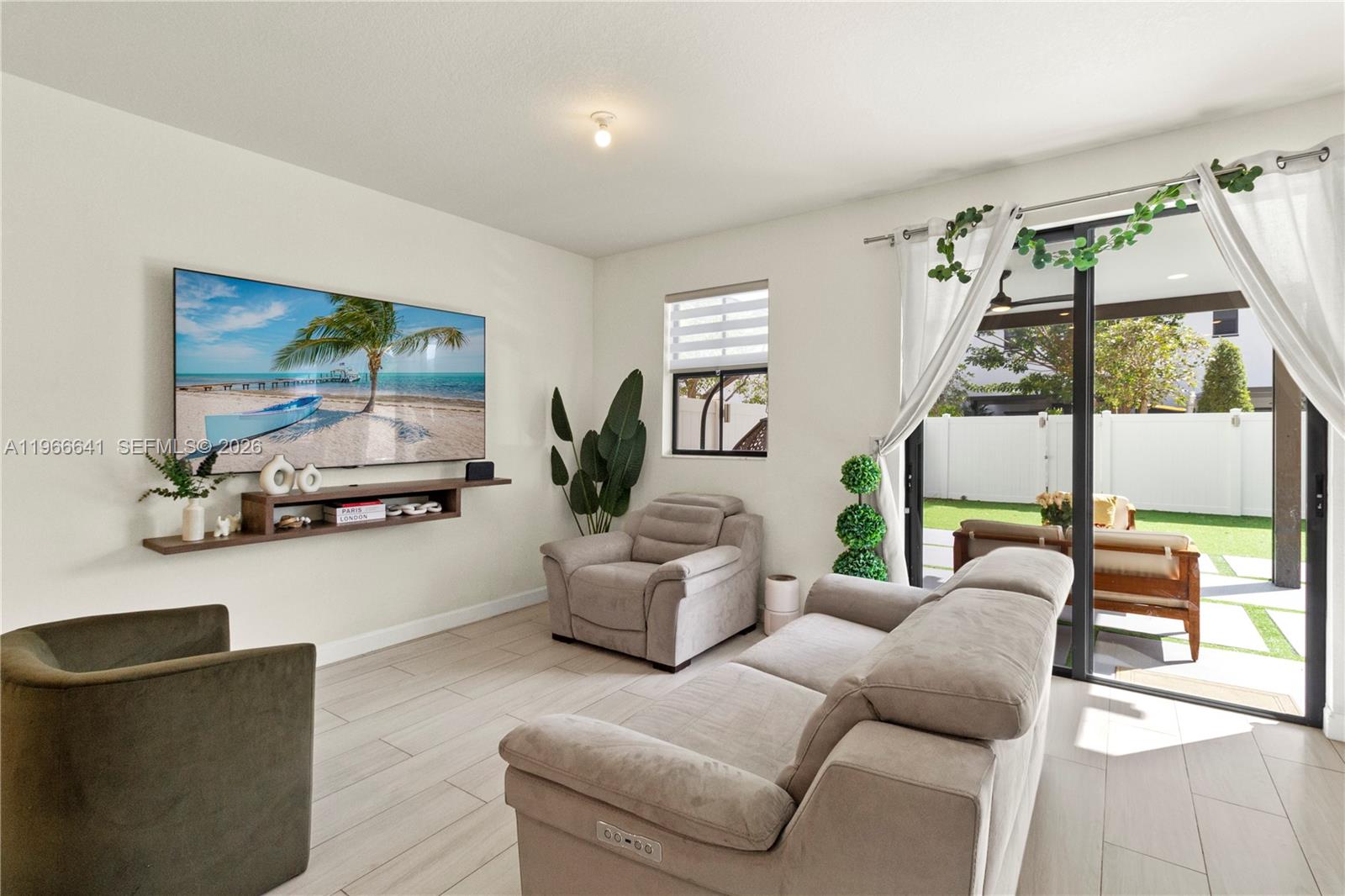 AQUABELLA NORTH REPLAT - Residential