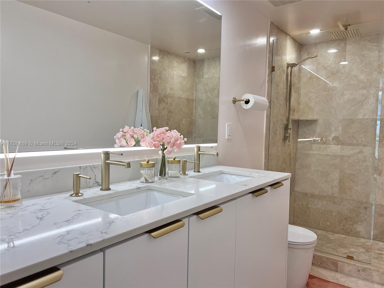 DUO CONDOMINIUM EAST - Residential