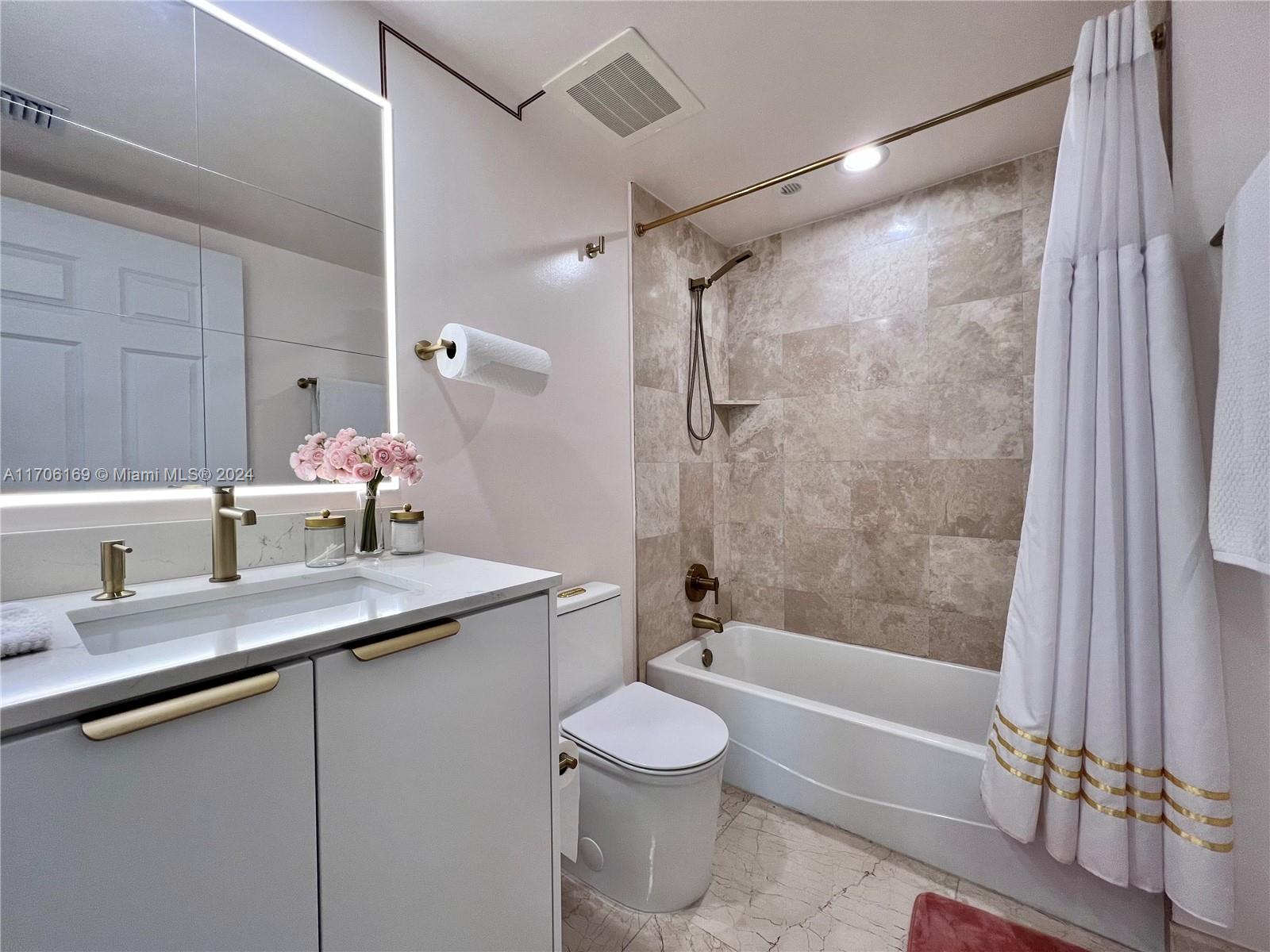 DUO CONDOMINIUM EAST - Residential