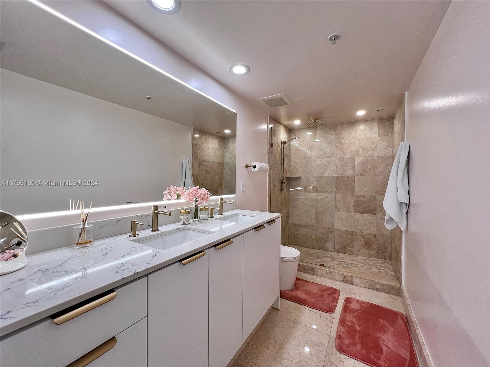 DUO CONDOMINIUM EAST - Residential