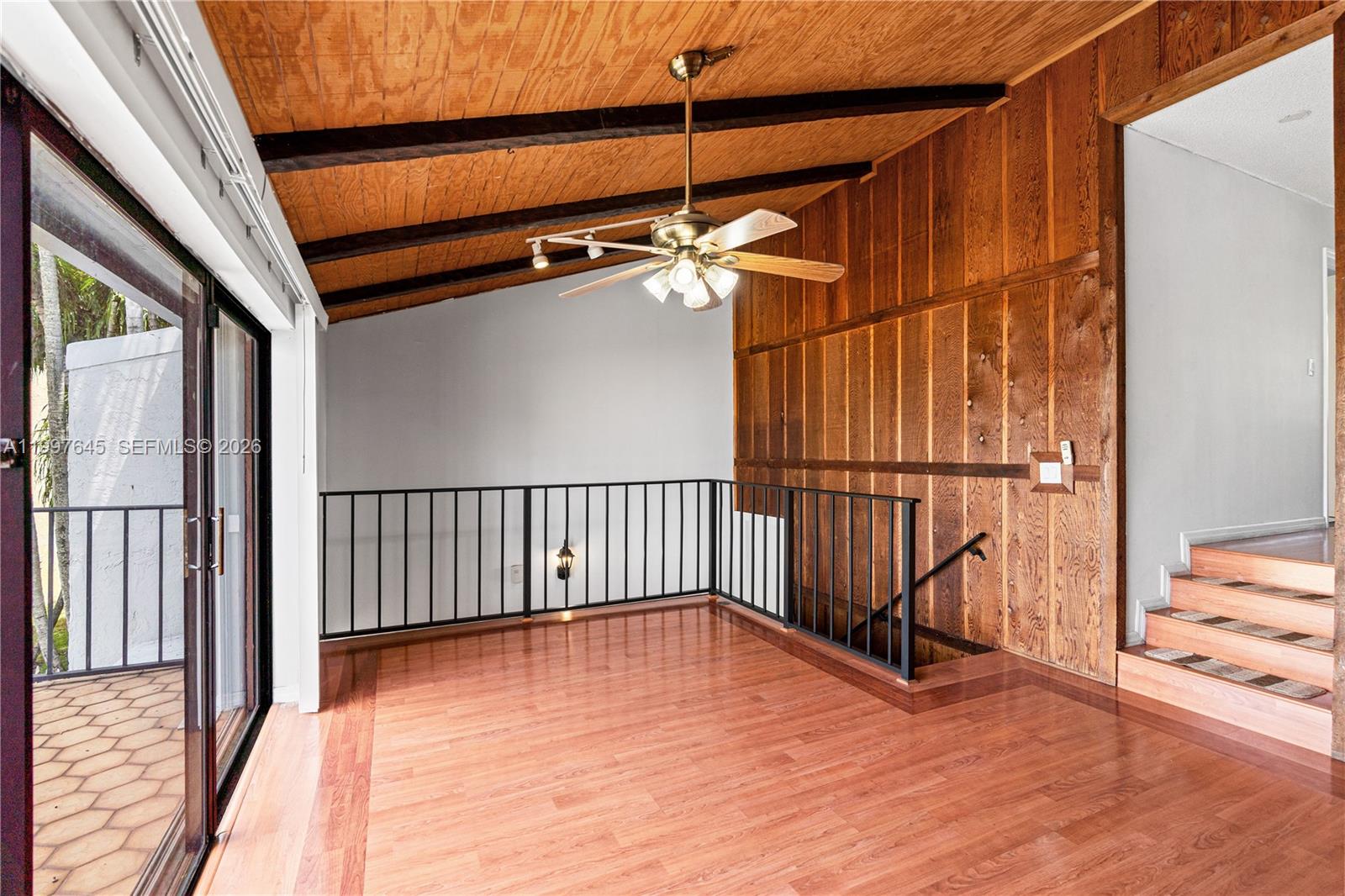 SUNCREST TOWNHOUSE CONDO - Residential