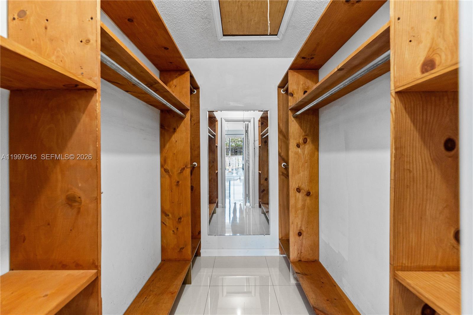 SUNCREST TOWNHOUSE CONDO - Residential