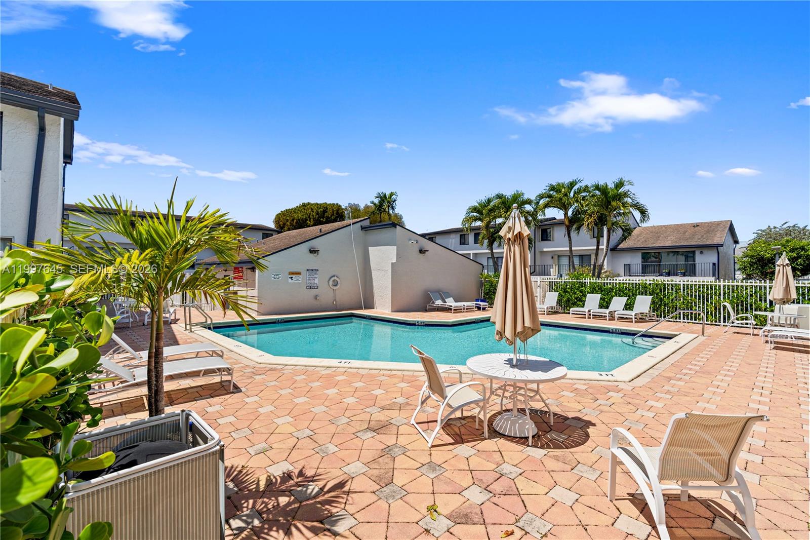 SUNCREST TOWNHOUSE CONDO - Residential