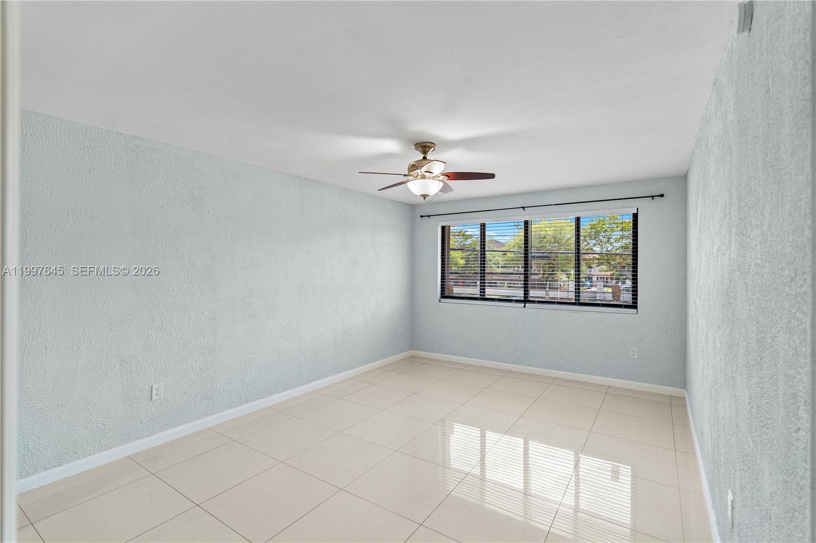 SUNCREST TOWNHOUSE CONDO - Residential