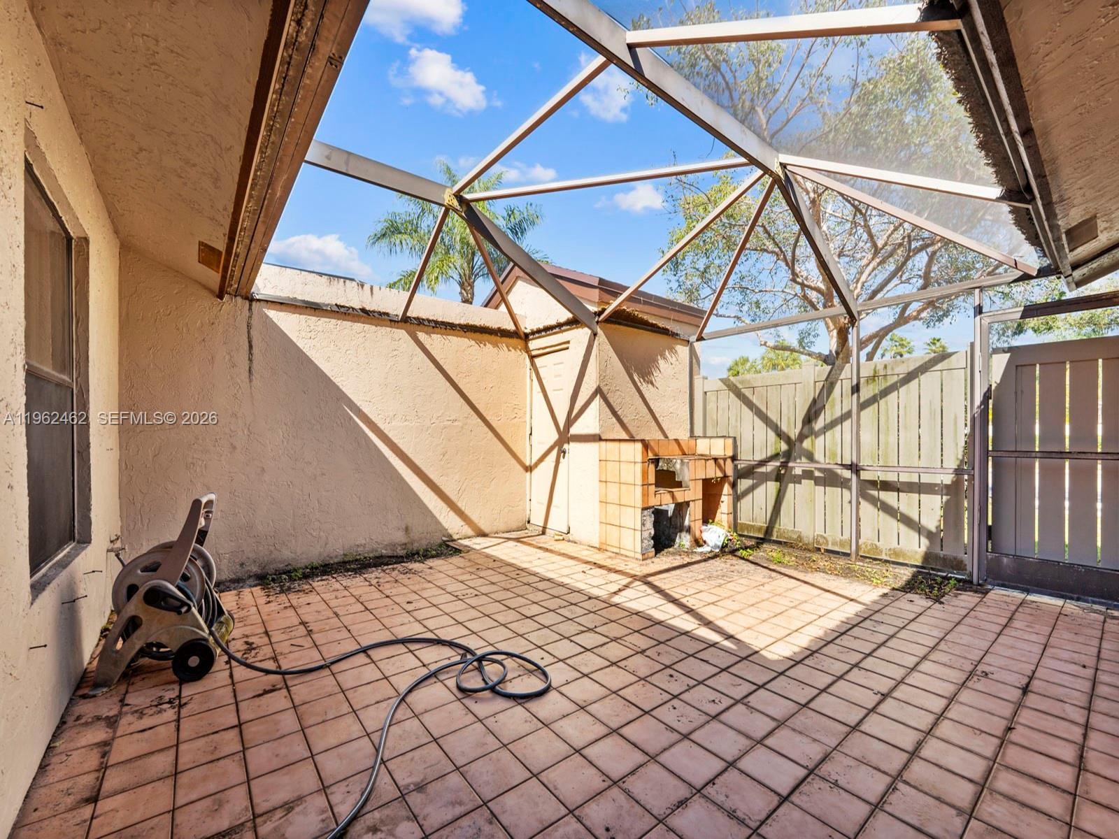 APPLEWOOD VILLAGE I-C CON - Residential