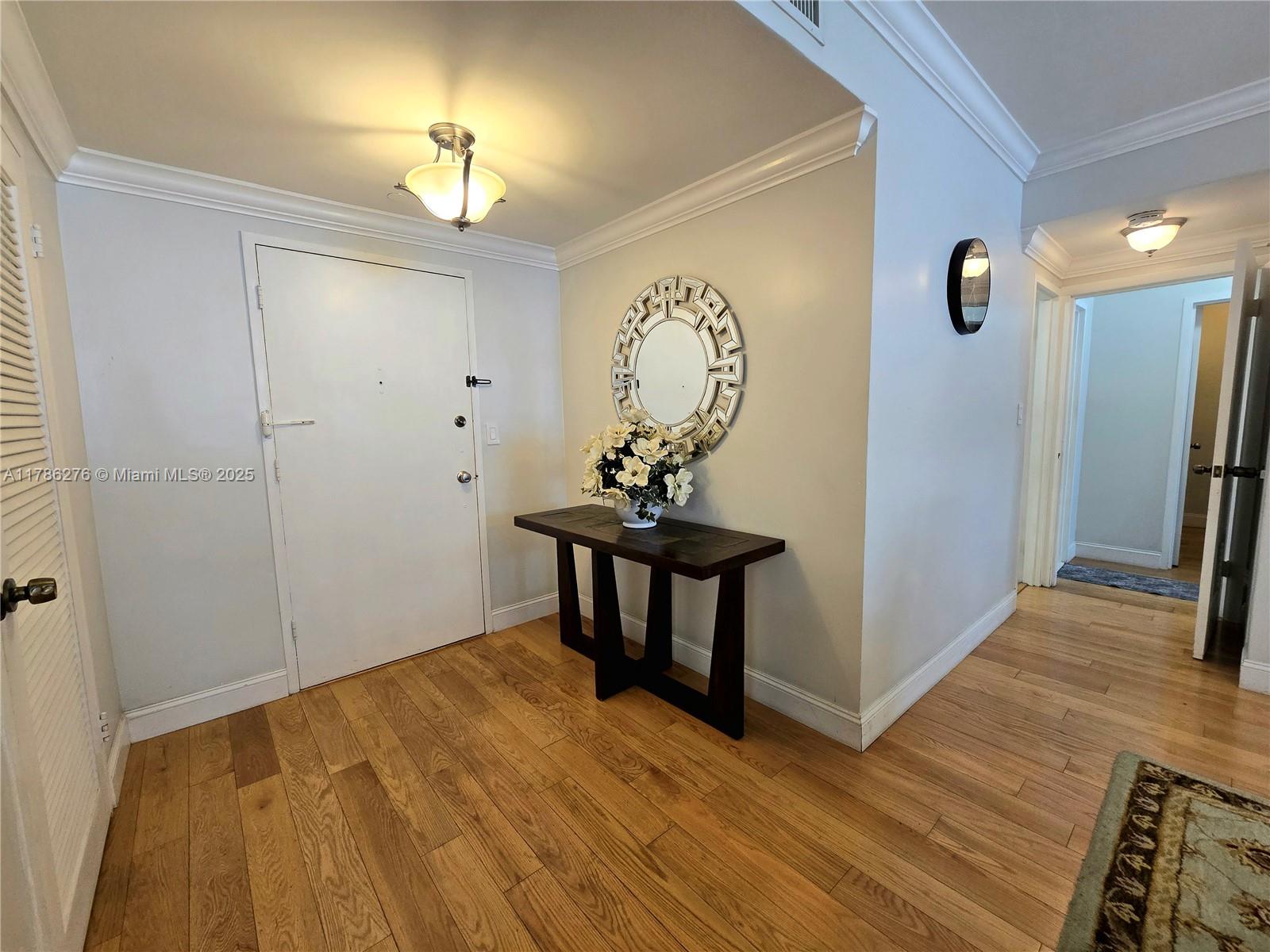 5825 Collins Ave 2D