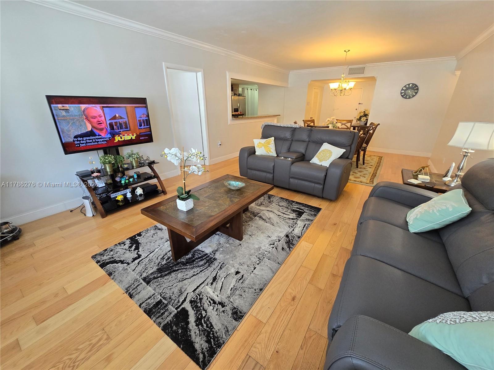 5825 Collins Ave 2D