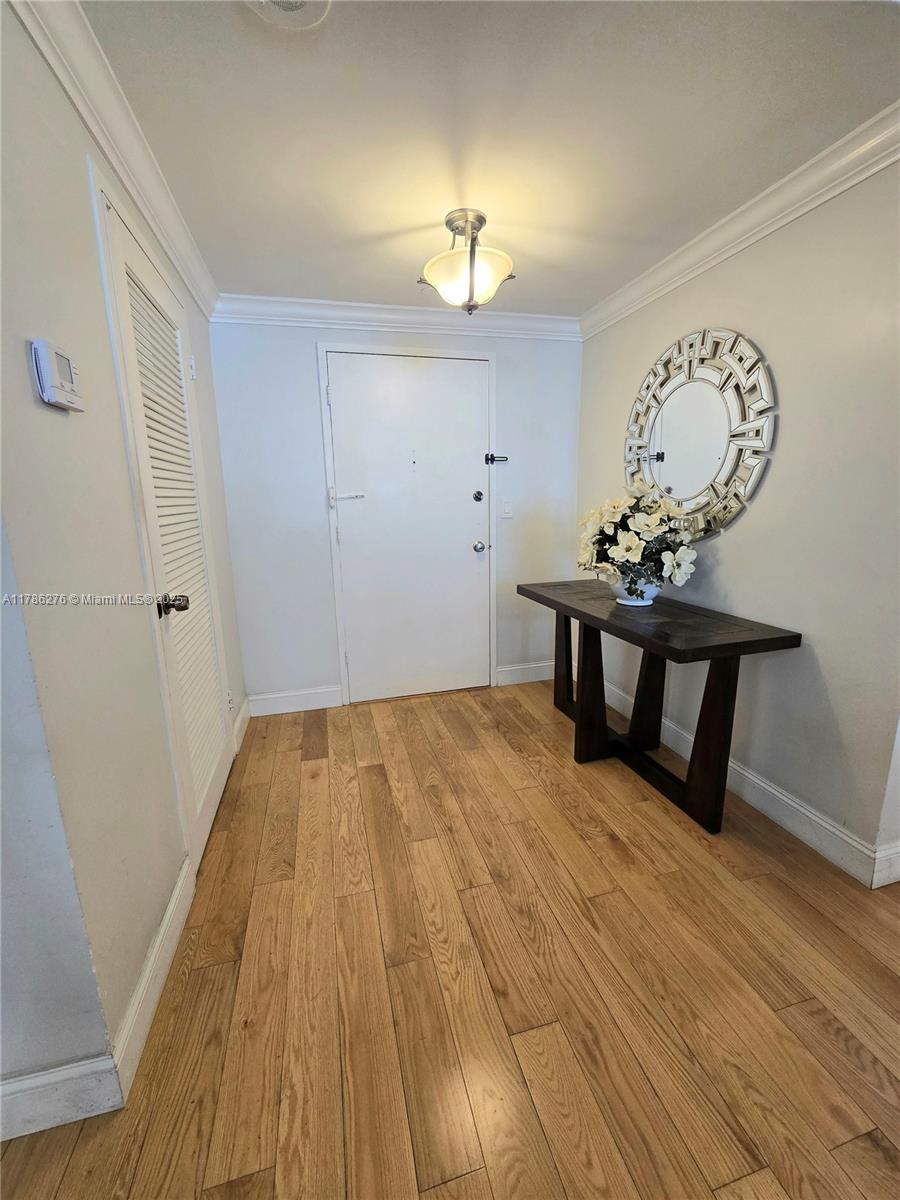 5825 Collins Ave 2D