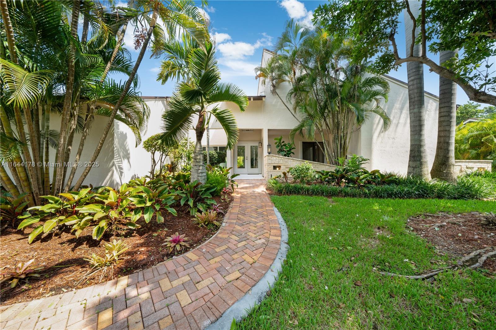 Property for Sale at 7861 Sw 171st St, Palmetto Bay, Miami-Dade County, Florida - Bedrooms: 4 
Bathrooms: 3  - $1,595,000