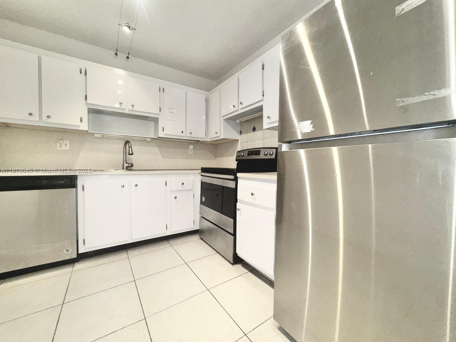 OLYMPUS CONDO PHASE - Residential