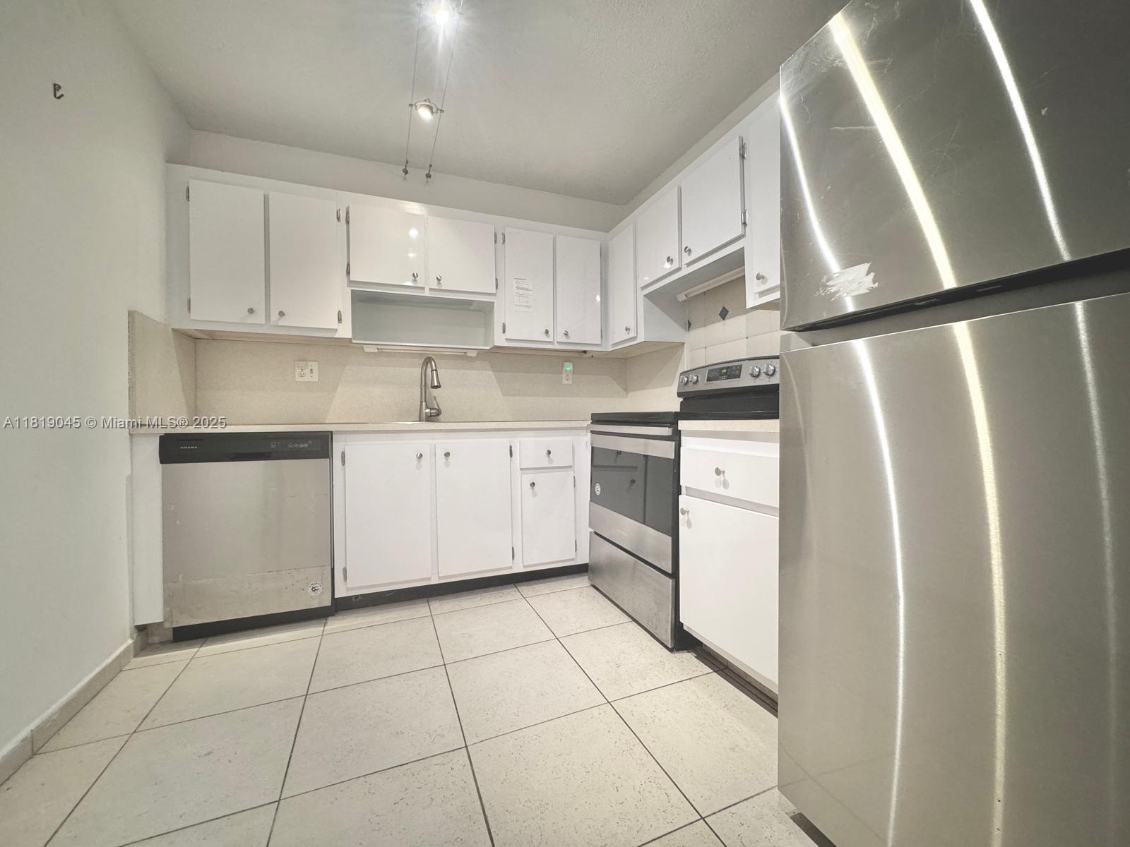 OLYMPUS CONDO PHASE - Residential