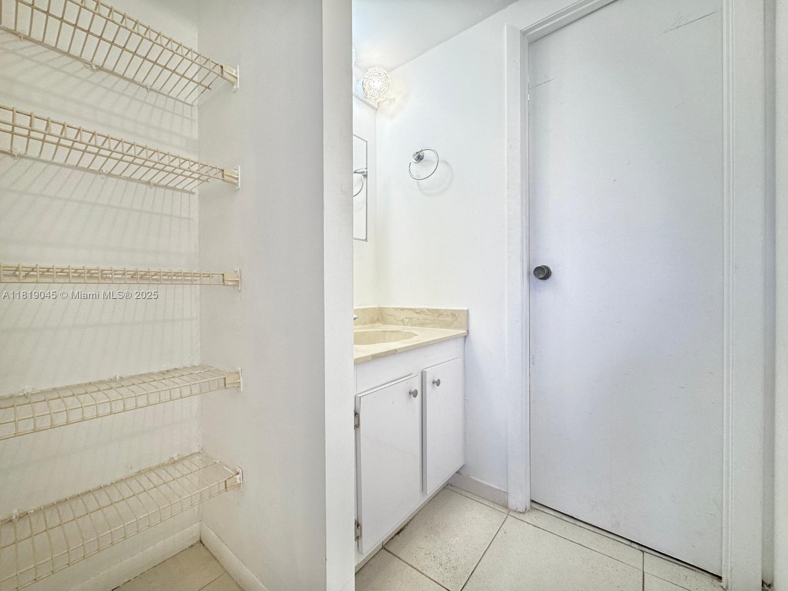 OLYMPUS CONDO PHASE - Residential