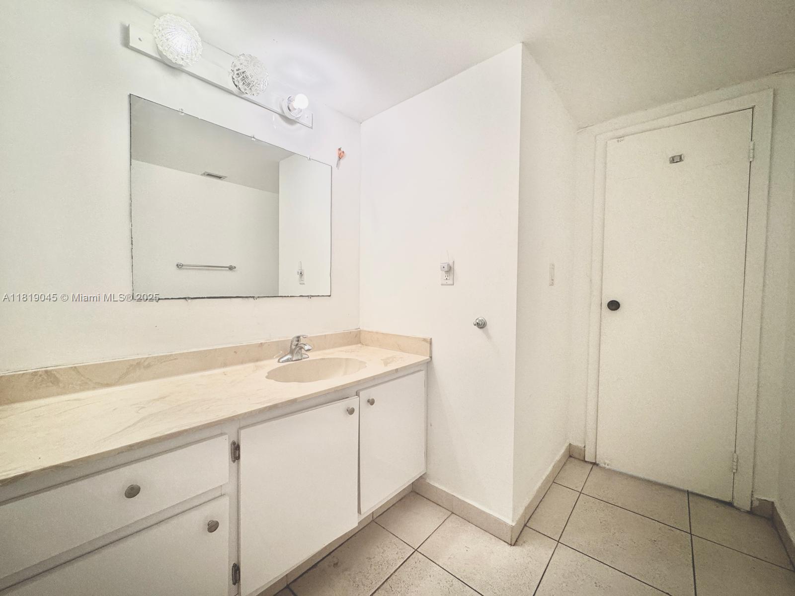 OLYMPUS CONDO PHASE - Residential