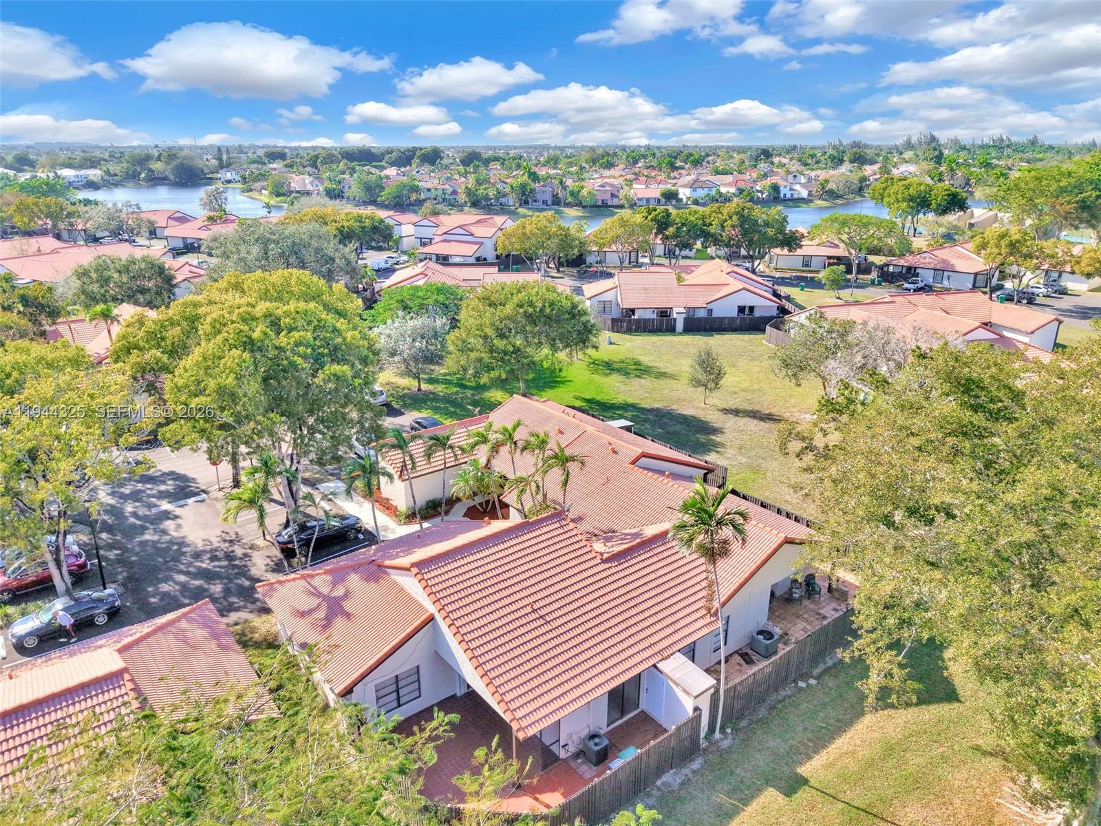 LAKES MEADOW VILG HOMES C - Residential