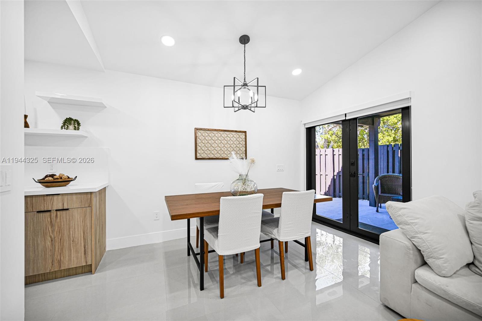 LAKES MEADOW VILG HOMES C - Residential