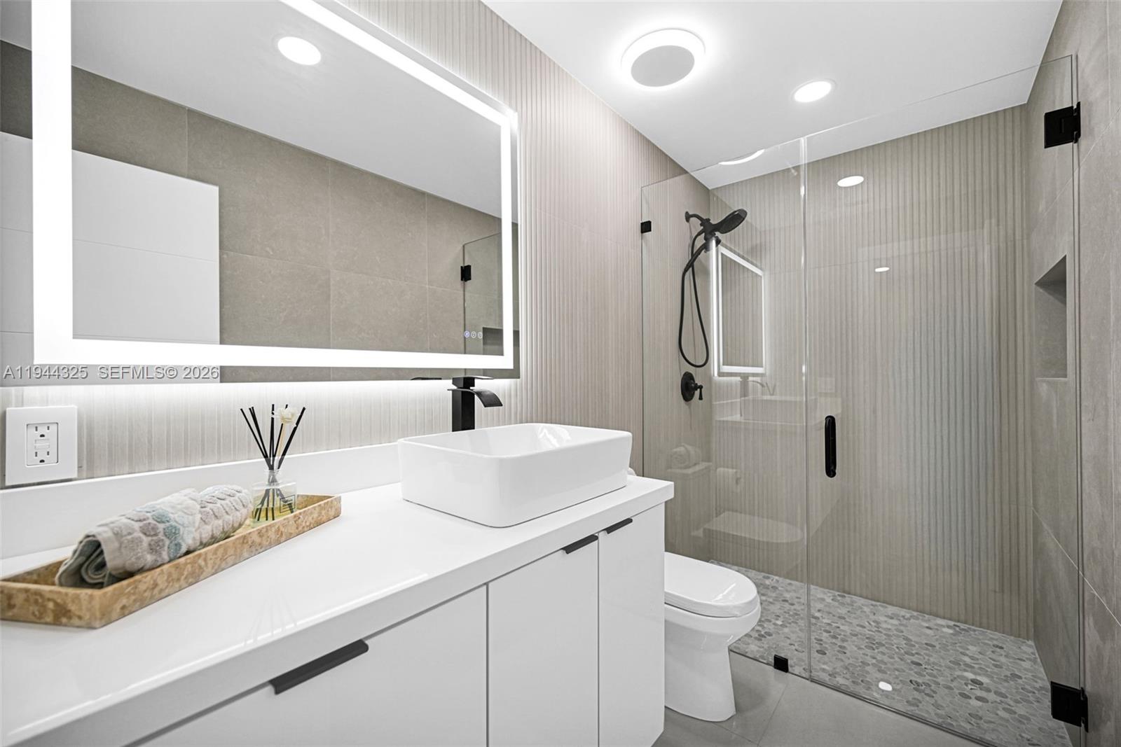 LAKES MEADOW VILG HOMES C - Residential