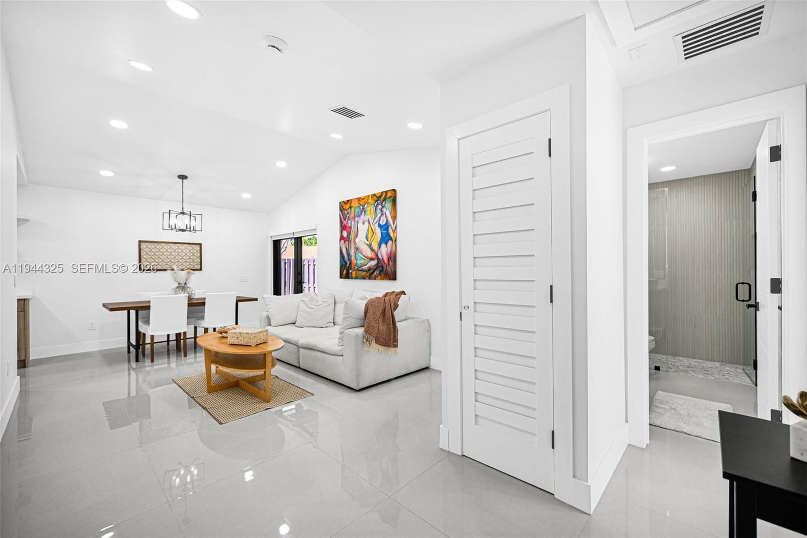 LAKES MEADOW VILG HOMES C - Residential