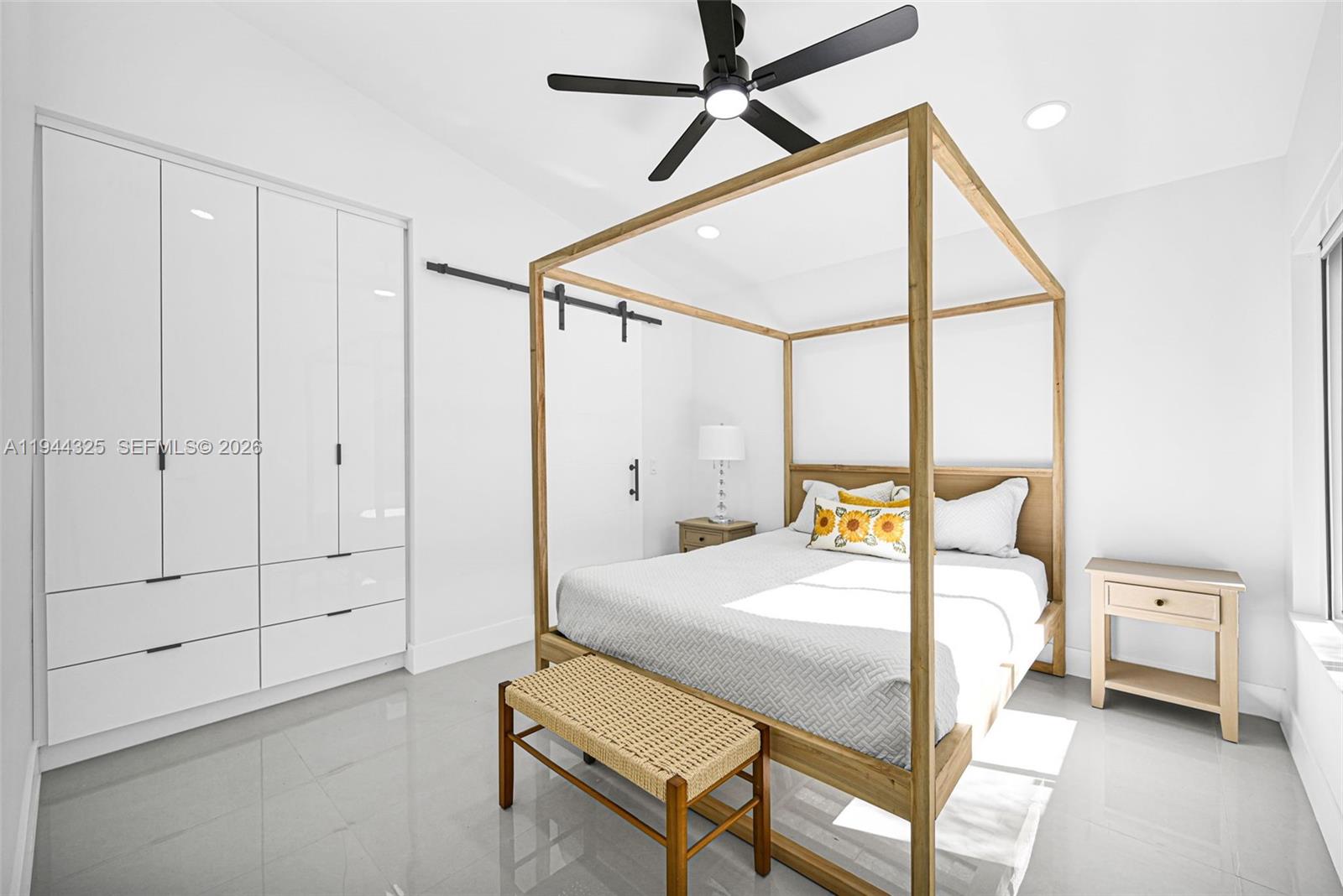 LAKES MEADOW VILG HOMES C - Residential