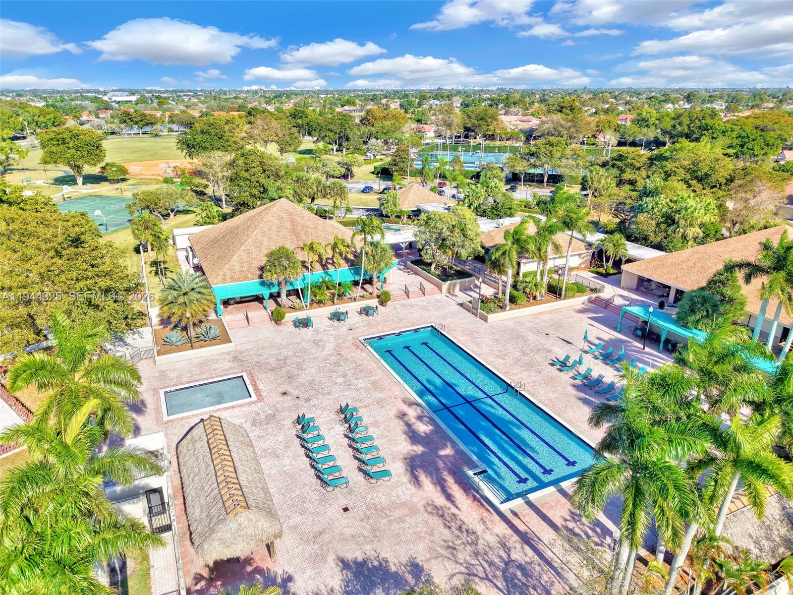 LAKES MEADOW VILG HOMES C - Residential