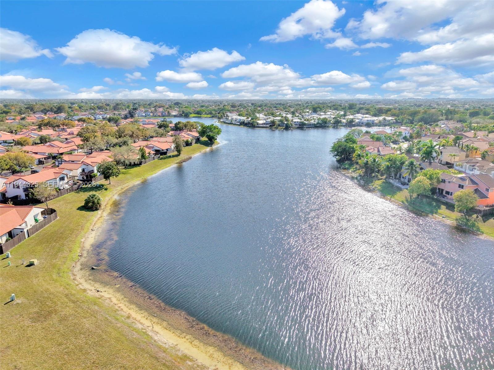 LAKES MEADOW VILG HOMES C - Residential