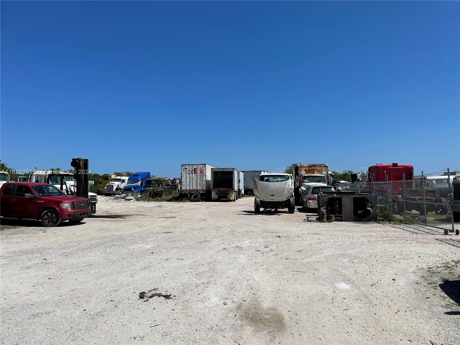 27107 US HIGHWAY 27