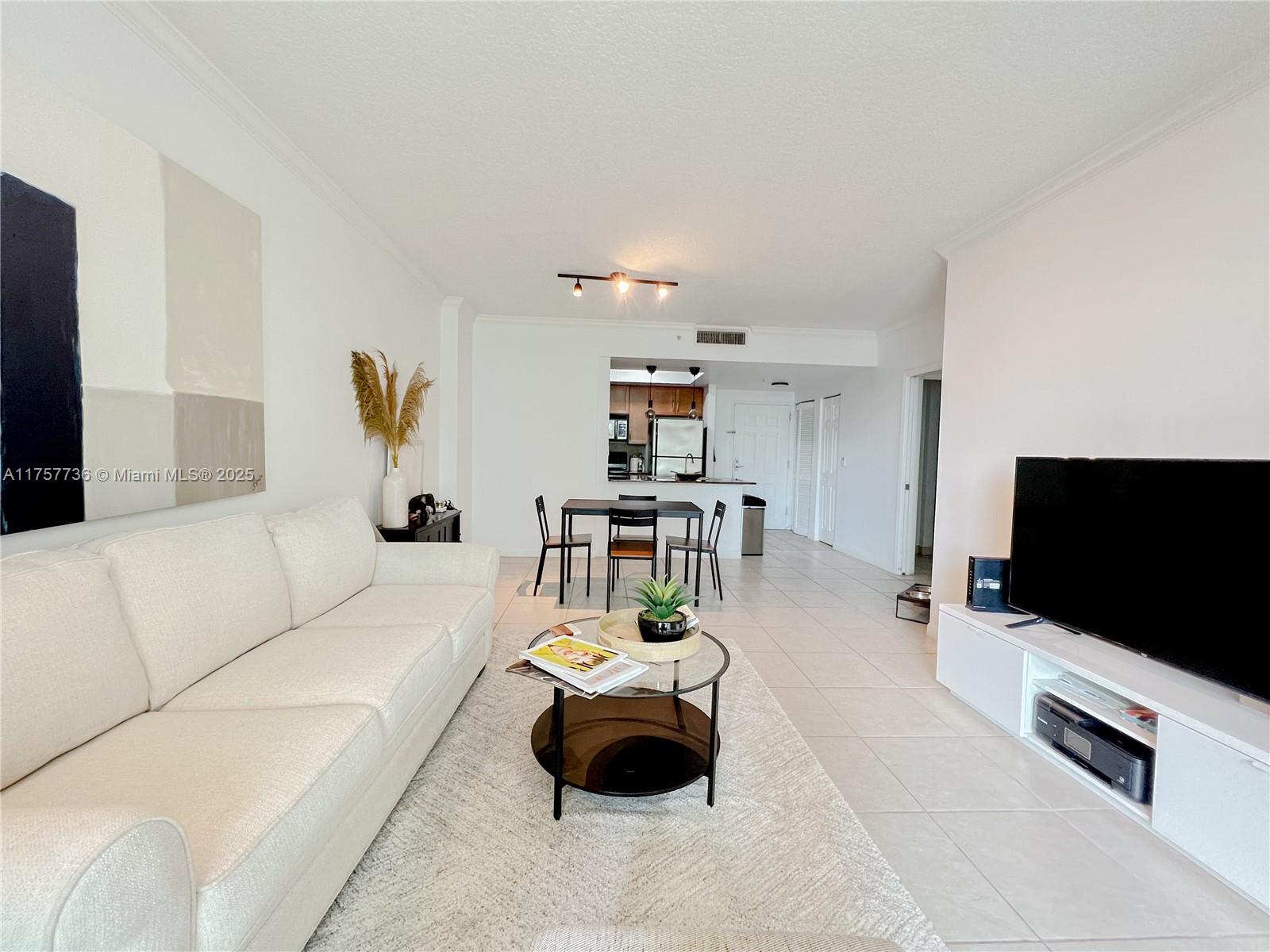 2000 N Bayshore Dr 608, Miami, Broward County, Florida - 1 Bedrooms  
1 Bathrooms - 