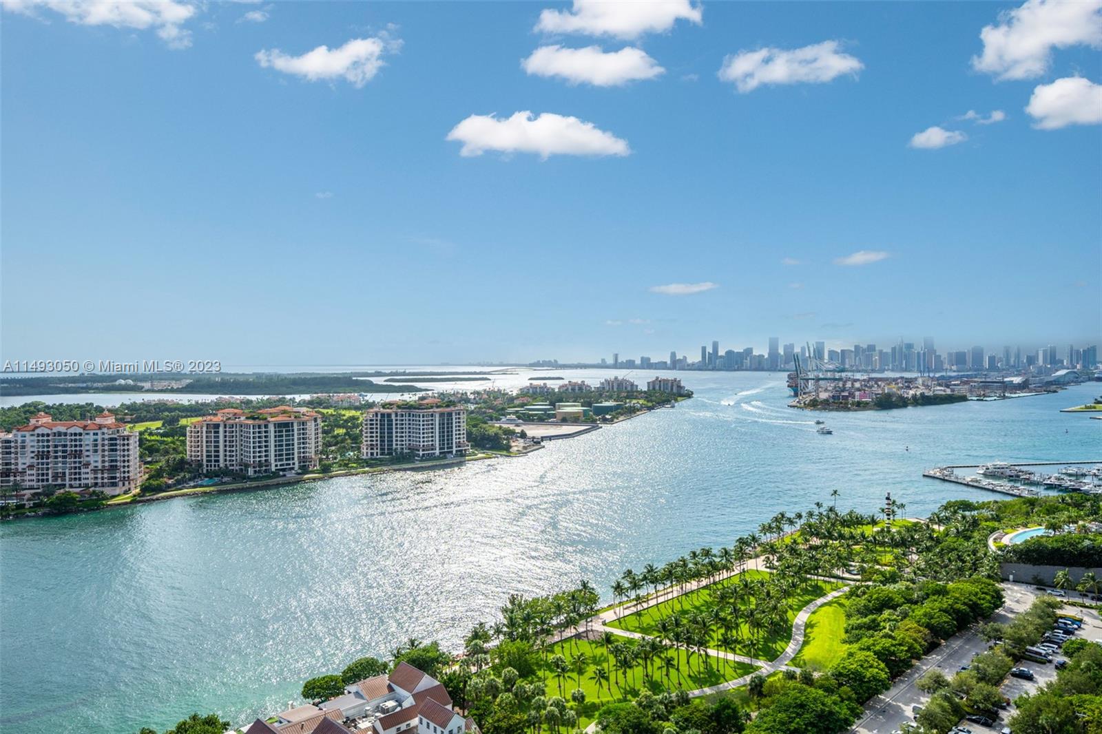 CONTINUUM ON SOUTH BEACH - Residential