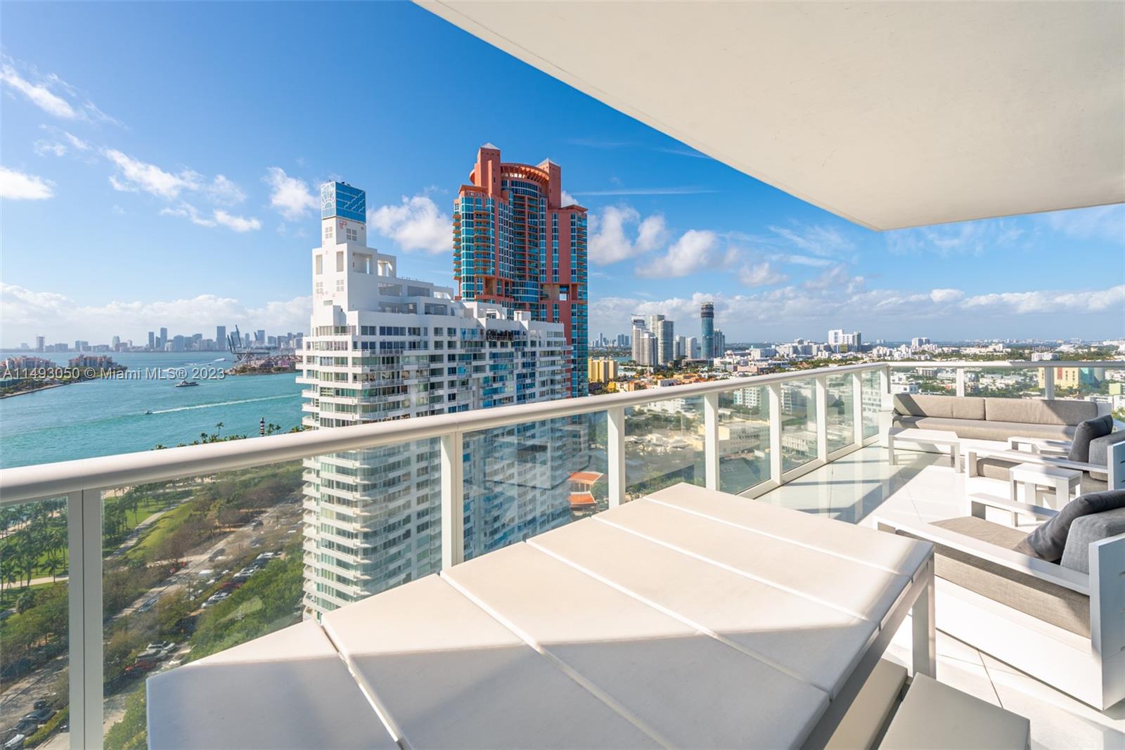 CONTINUUM ON SOUTH BEACH - Residential