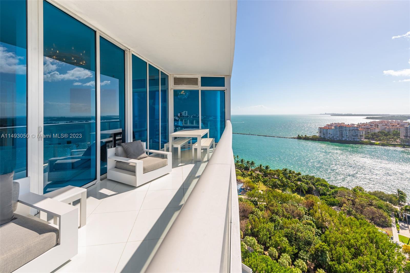 CONTINUUM ON SOUTH BEACH - Residential