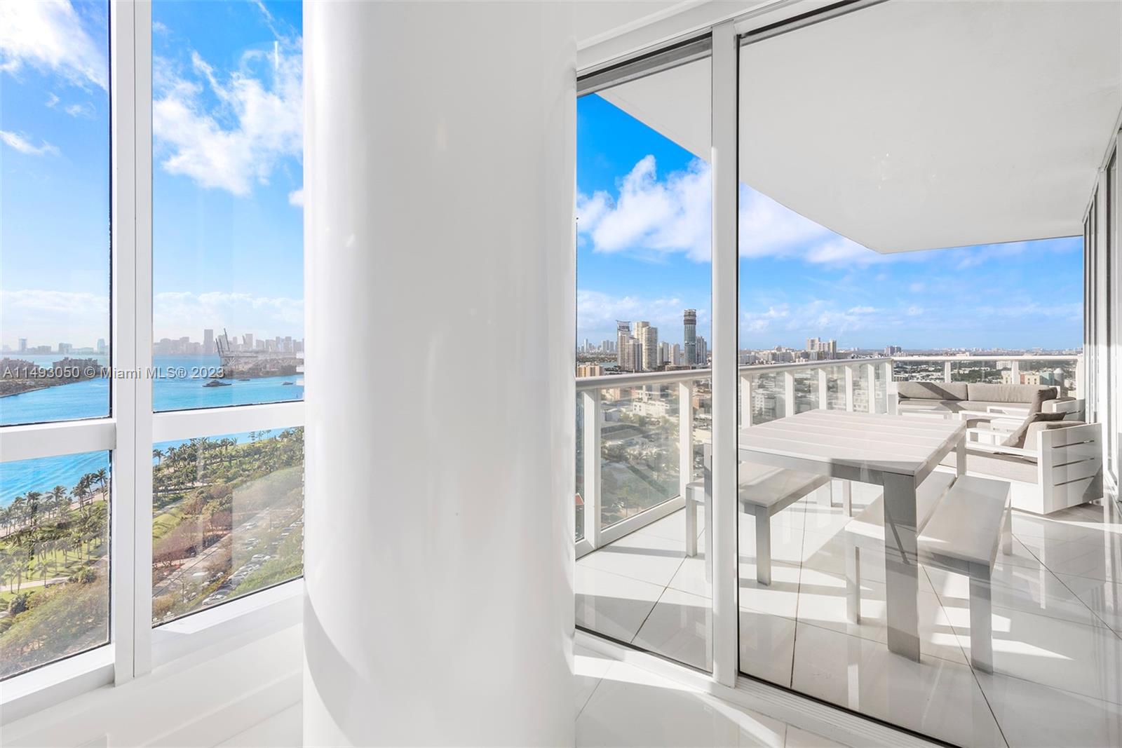 CONTINUUM ON SOUTH BEACH - Residential