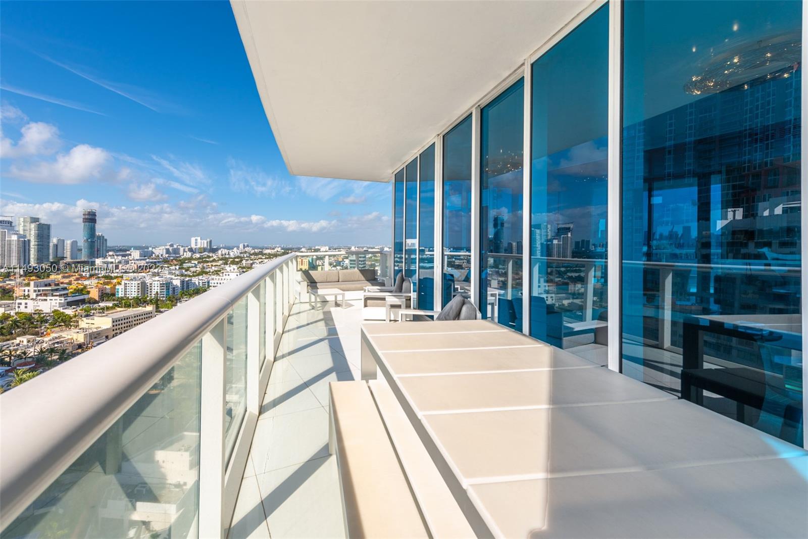 CONTINUUM ON SOUTH BEACH - Residential