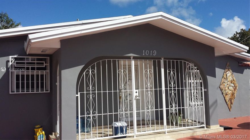 INCREDIBLE  HOUSE WITH 4 BEDROOMS AND 2 BATHS PLUS A POOL BATH ON QUIET STREET.   REMODELED WITH MARBLE FLOORS, LARGE BEDROOMS WITH GREAT CLOSETS SPACE ALSO FETURES A LARGE  LIVING ROOM AND FAMILY ROOM.  OPEN KITCHEN WITH GRANITE COUNTER TOPS AND NEW STAINLESS STEEL APPLIANCES INCLUDED IN SALE. 

LARGE POOL ON THE BACK PATIO AND BBQ AREA WITH LOTS OF SPACE FOR ENTARTANING.
CLOSE WITH SELLERS ATTORNEY AND SELLER WILL PAY FOR TITLE INSURANCE POLICY.

VACANT, EASY TO SHOW.  CALL LISTING AGENT.