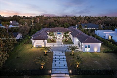 A home in Pinecrest