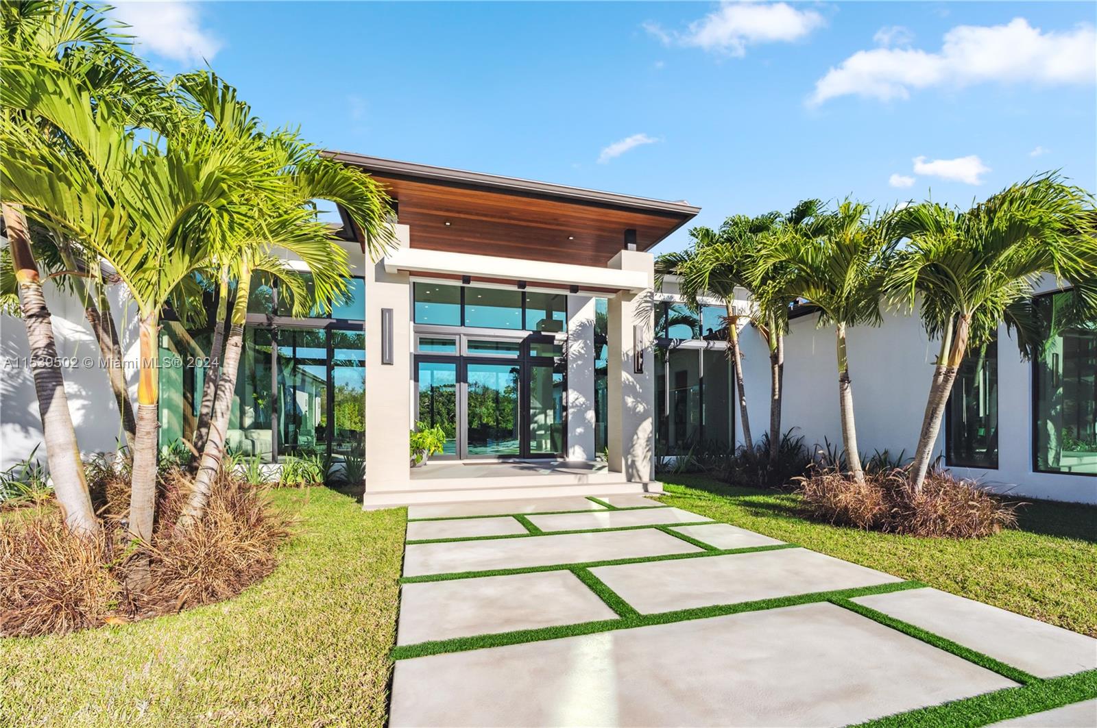 11501 Sw 67th Ave, Pinecrest, Miami-Dade County, Florida - 7 Bedrooms  
8 Bathrooms - 