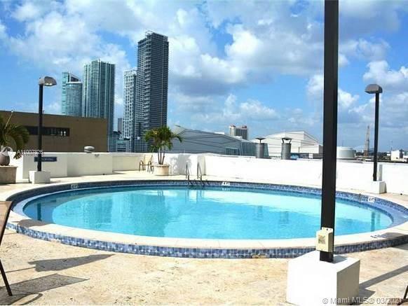 VENETIA CONDO - Residential Lease