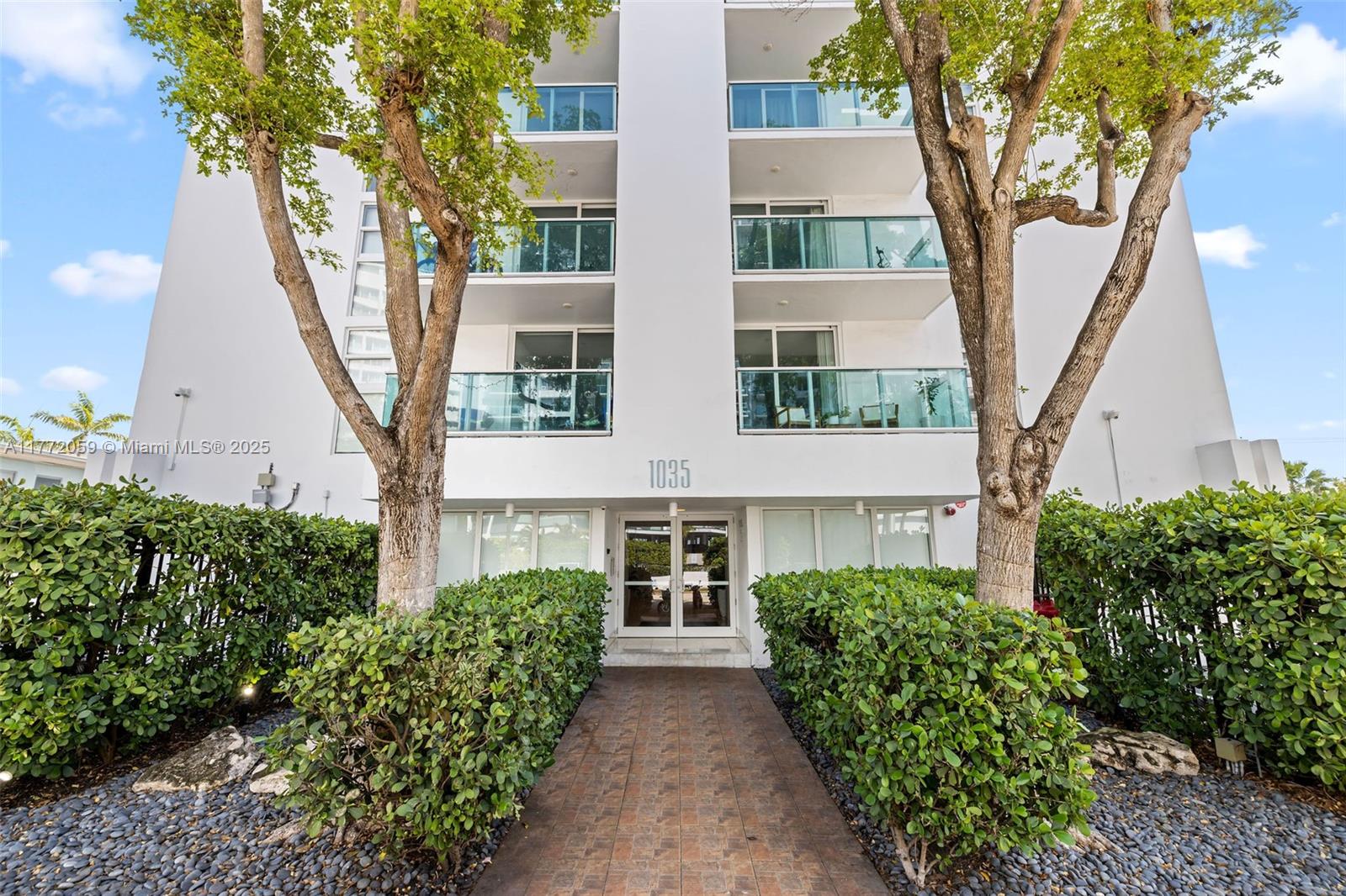1035 West Ave 507, Miami Beach, Miami-Dade County, Florida - 1 Bedrooms  
1 Bathrooms - 