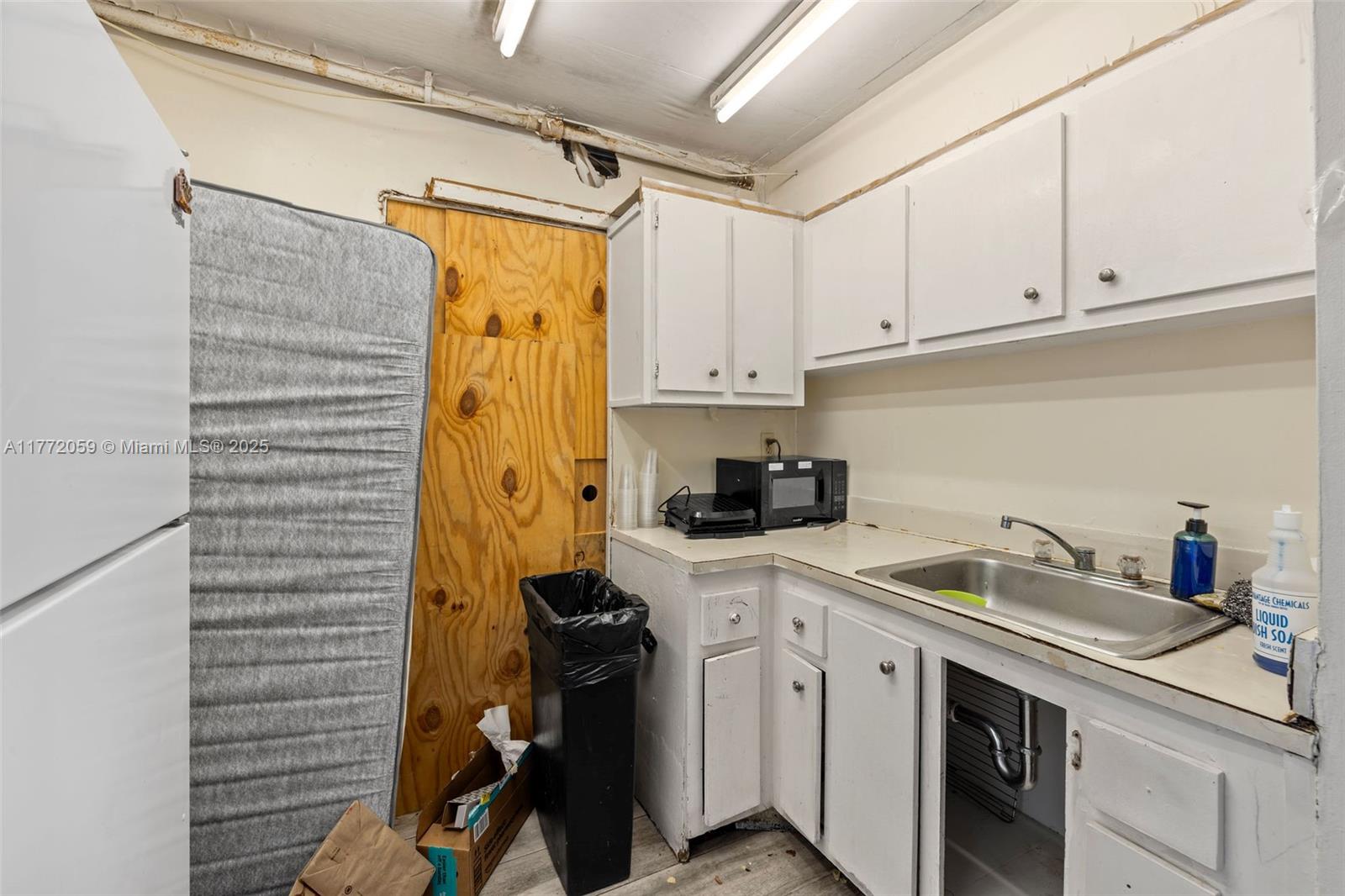1035 West Ave 507