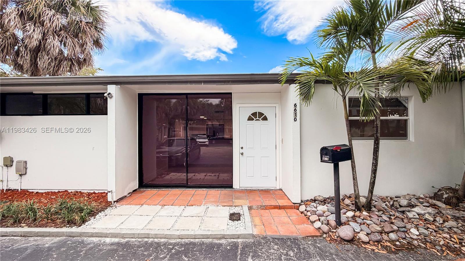 MIAMI LAKES-LAKE KATHARIN - Residential