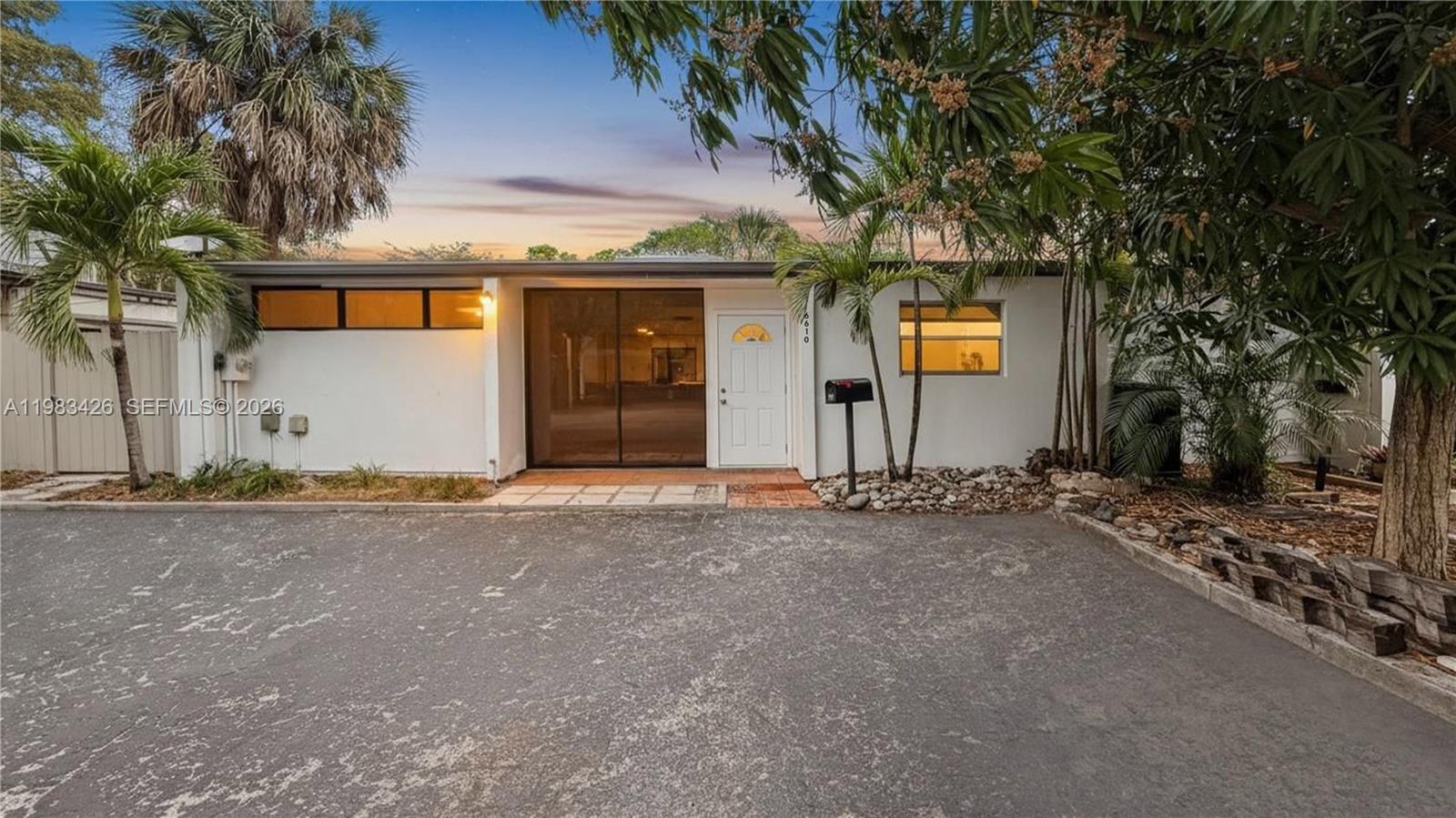 MIAMI LAKES-LAKE KATHARIN - Residential