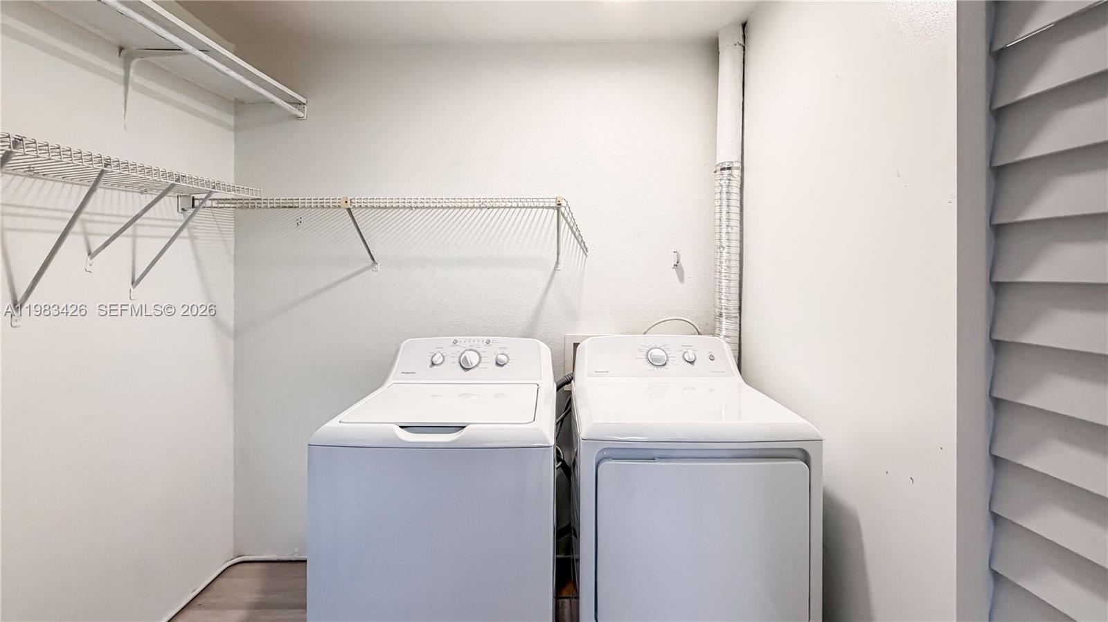 MIAMI LAKES-LAKE KATHARIN - Residential