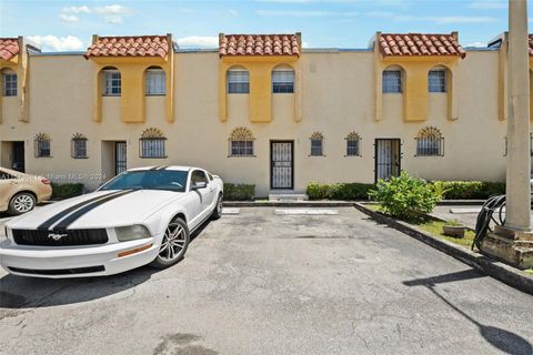 Townhouse in Hialeah FL 11 Olive Dr Dr.jpg