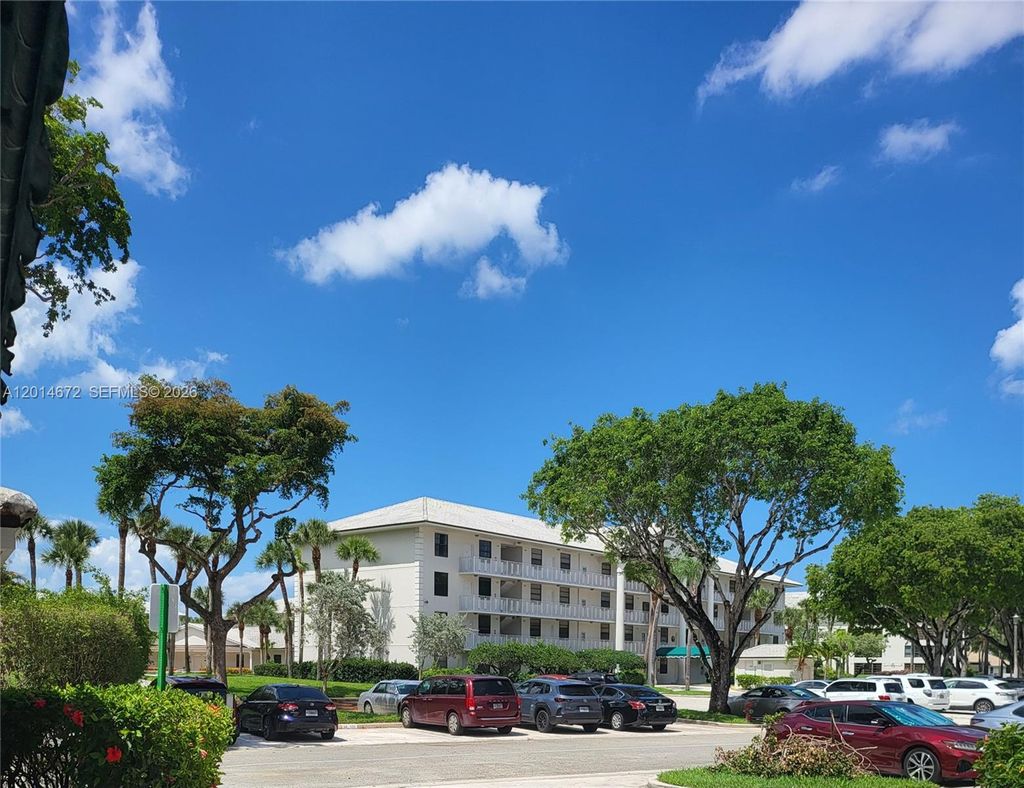 Photo of 3640 Whitehall Dr #406, West Palm Beach, FL 33401 (MLS # A12014672)
