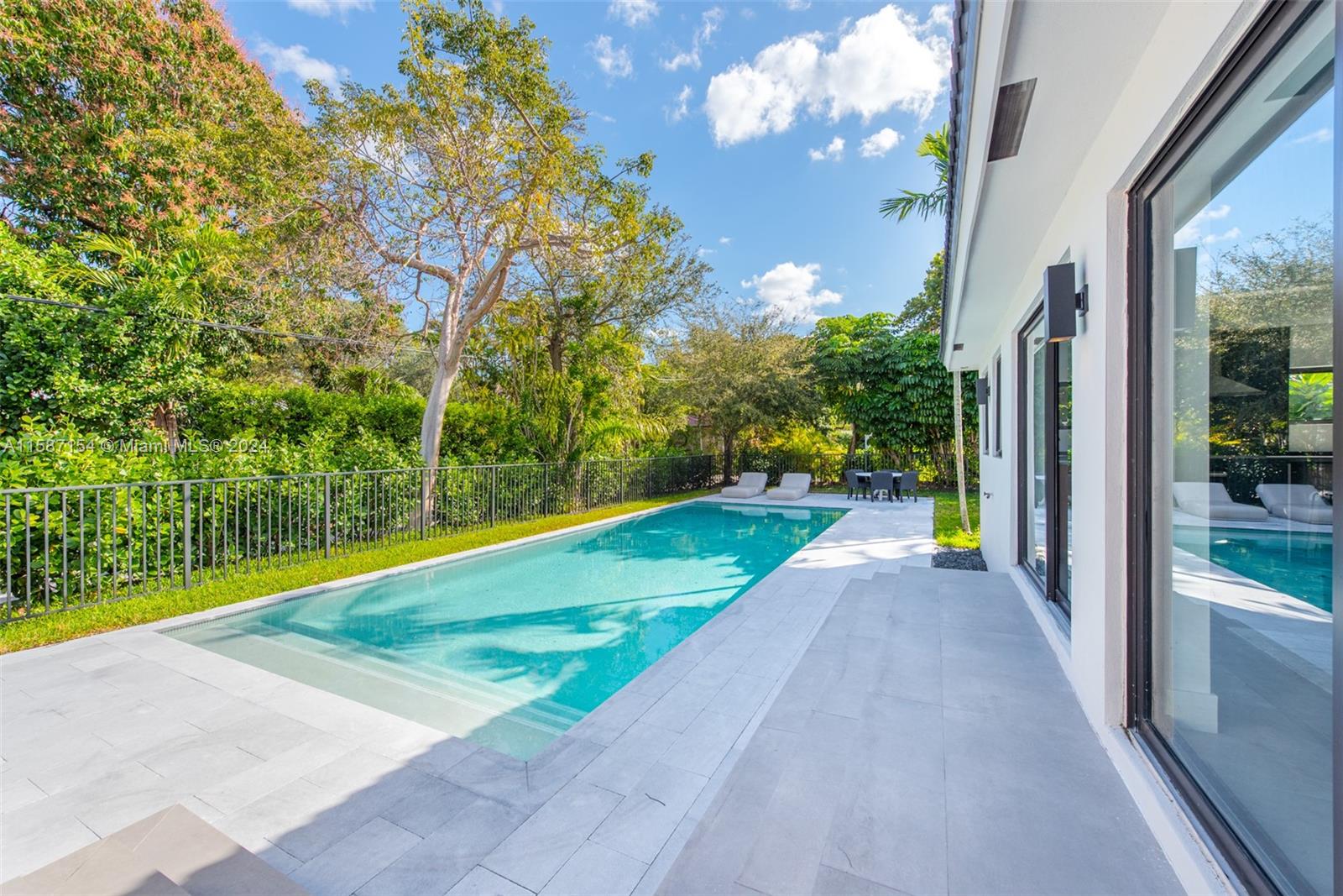 REV PL MIAMI SHORES SEC 8 - Residential