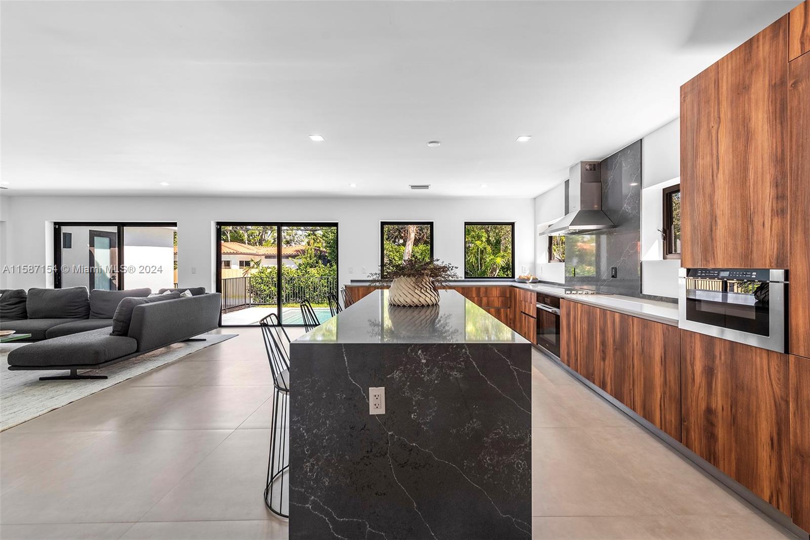 REV PL MIAMI SHORES SEC 8 - Residential