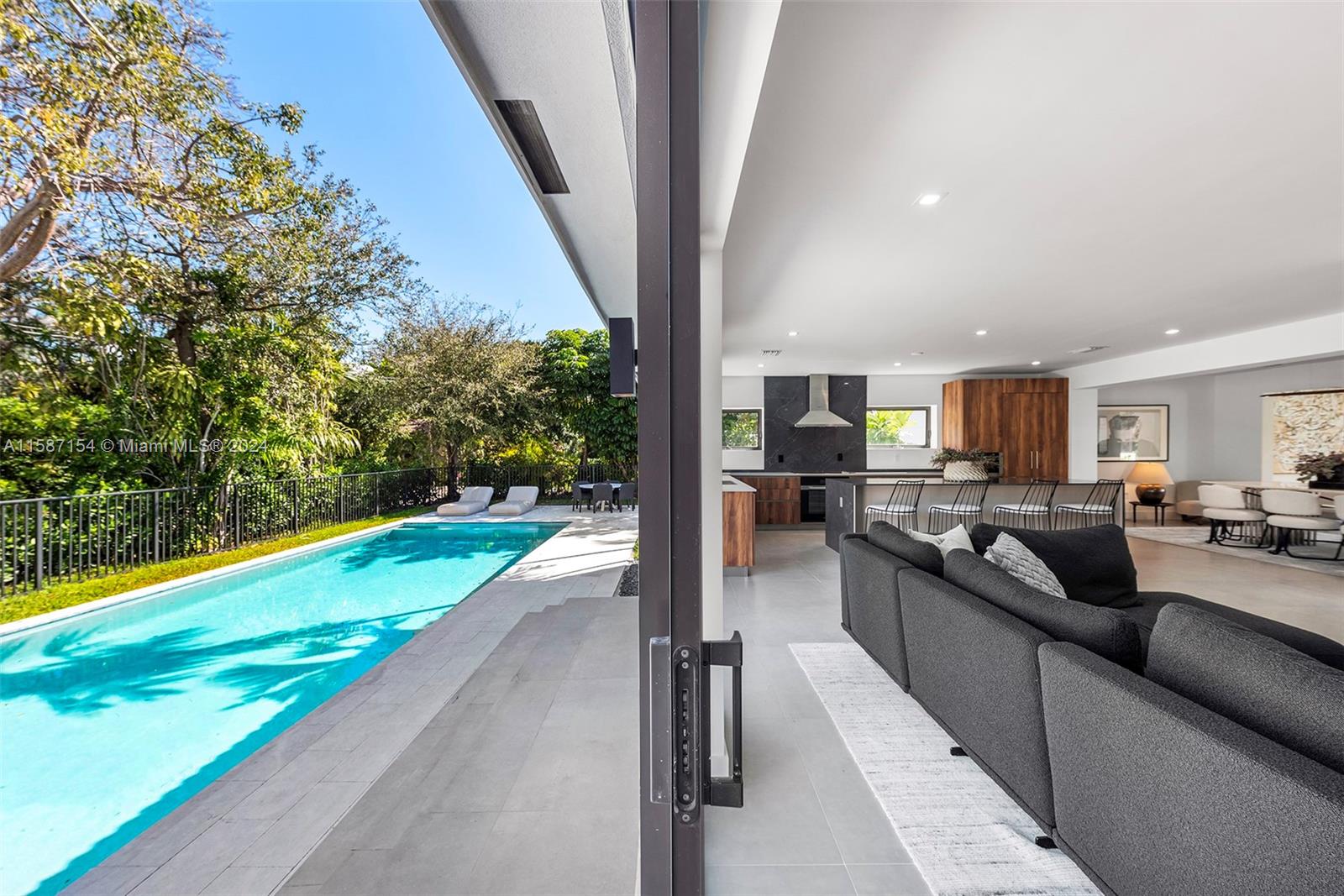 REV PL MIAMI SHORES SEC 8 - Residential