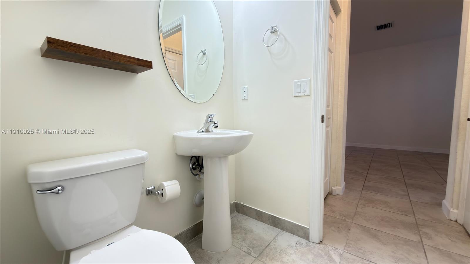 AQUABELLA SECTION ONE - Residential Lease